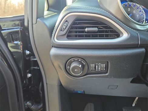 New 2026 Chrysler Pacifica Select w/ S Appearance Package image 14