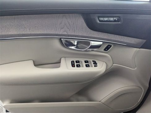New 2026 Volvo XC90 T8 Ultra image 17