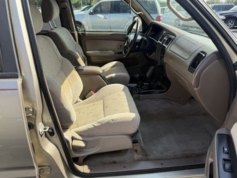 Used 2001 Toyota 4Runner SR5 AWD/4WD image 14