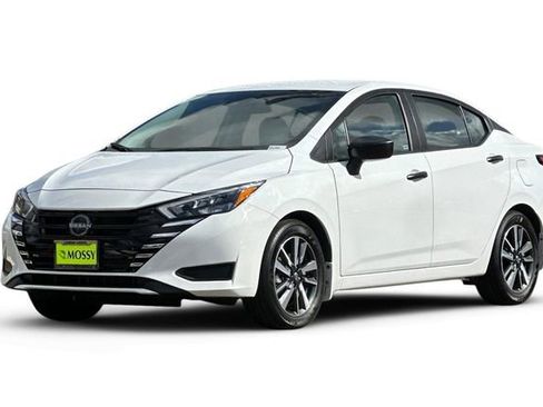 Used 2025 Nissan Versa S w/ S Plus Package image 2