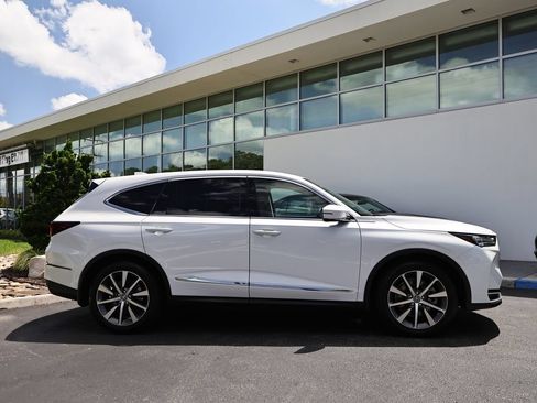 Used 2025 Acura MDX w/ Technology Package AWD/4WD image 4