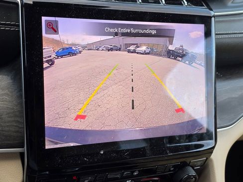 Used 2022 Jeep Grand Cherokee L Limited w/ Black Appearance Package image 9