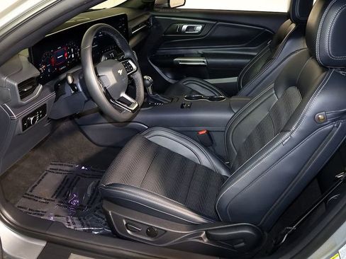 Used 2025 Ford Mustang Premium RWD image 12