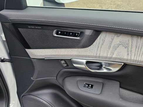 Certified 2025 Volvo XC90 T8 Ultra w/ Protection Package Premier image 12