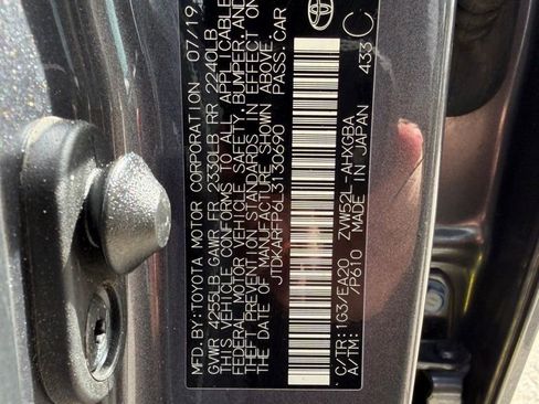 Used 2020 Toyota Prius Prime XLE image 27