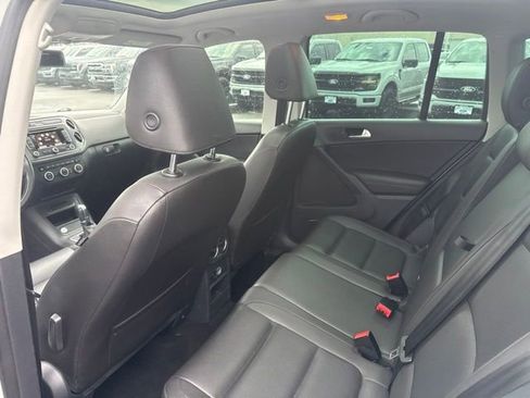 Used 2014 Volkswagen Tiguan SEL AWD/4WD image 21
