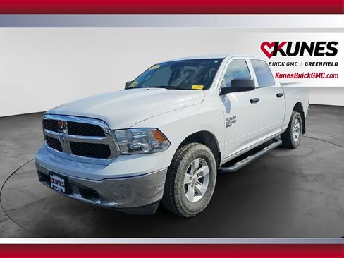 Used 2022 RAM 1500 Classic SLT AWD/4WD image 10
