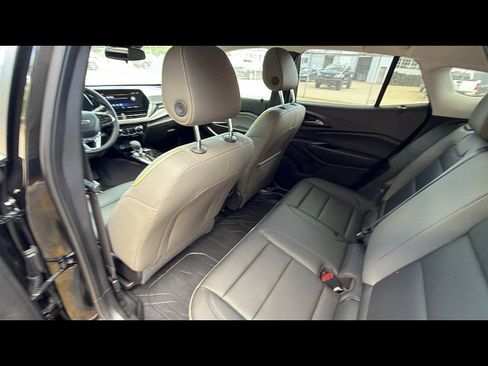 Used 2025 Chevrolet Trax ACTIV w/ Driver Confidence Package FWD image 23