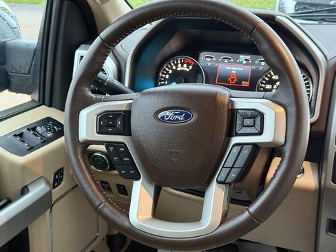 Used 2019 Ford F150 Lariat image 13