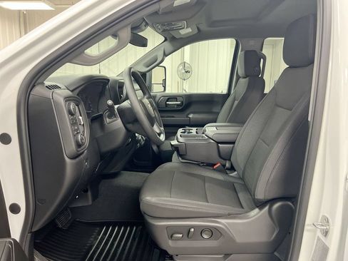 Used 2026 Chevrolet Silverado 2500 Custom w/ Custom Convenience Package AWD/4WD image 19