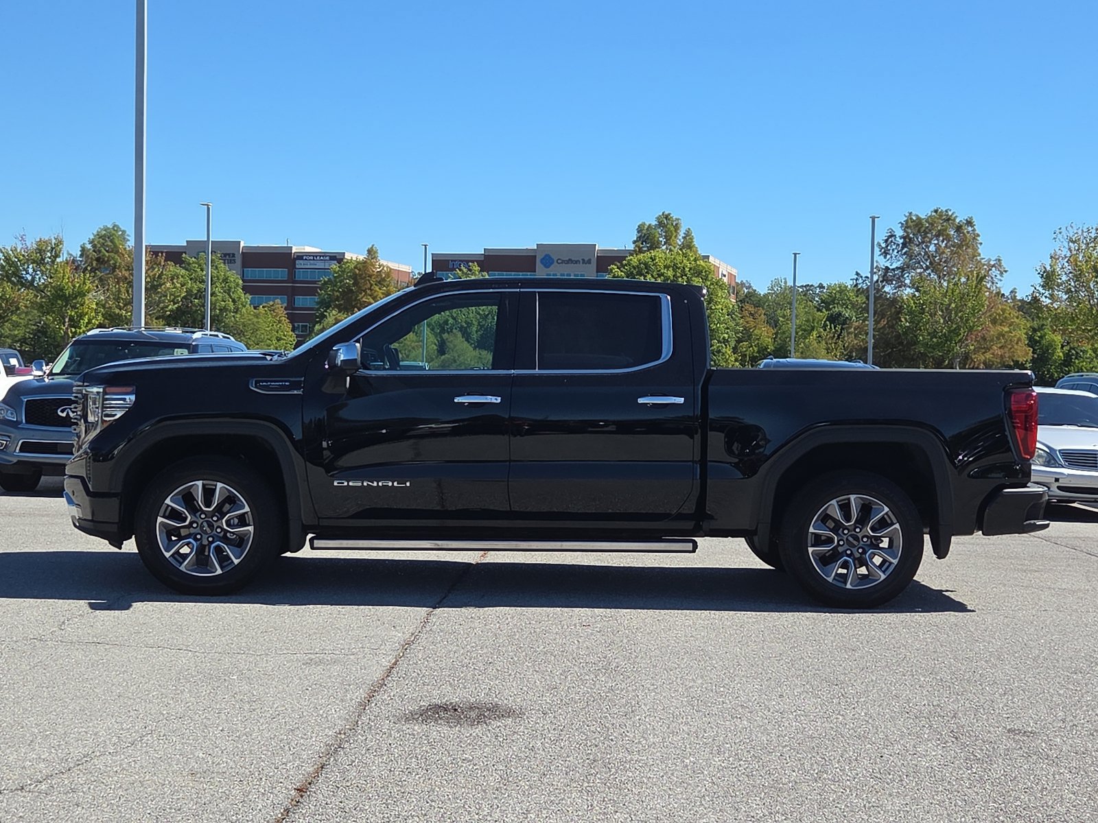 Used 2025 GMC Sierra 1500 Denali Ultimate AWD/4WD image 3