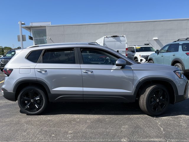 New 2026 Volkswagen Taos SEL AWD/4WD image 3
