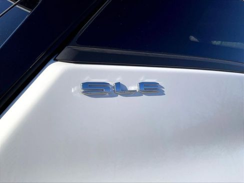 Used 2024 GMC Terrain SLE image 26