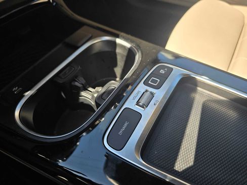 Used 2025 Mercedes-Benz CLA 250 image 32