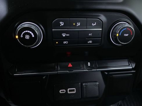 Used 2021 Chevrolet Silverado 1500 W/T image 23