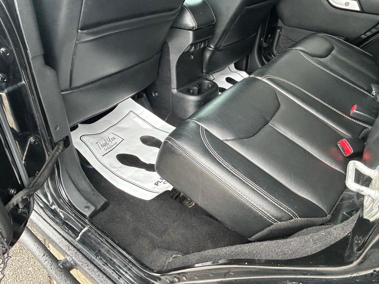 Used 2016 Jeep Wrangler Unlimited Rubicon AWD/4WD image 9