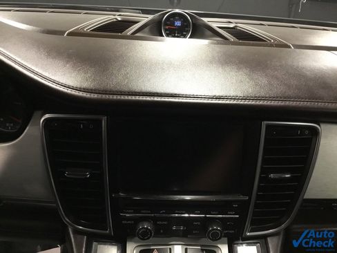 Used 2016 Porsche Panamera GTS image 50