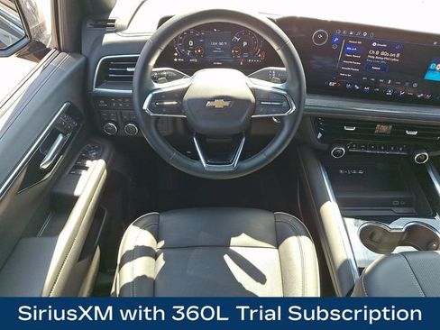 Used 2026 Chevrolet Suburban Premier AWD/4WD image 3