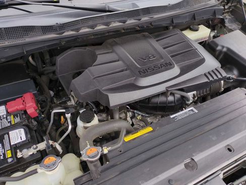 Used 2022 Nissan Titan Platinum Reserve w/ Moonroof Package image 31