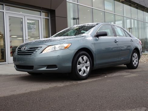 Used 2008 Toyota Camry LE image 1