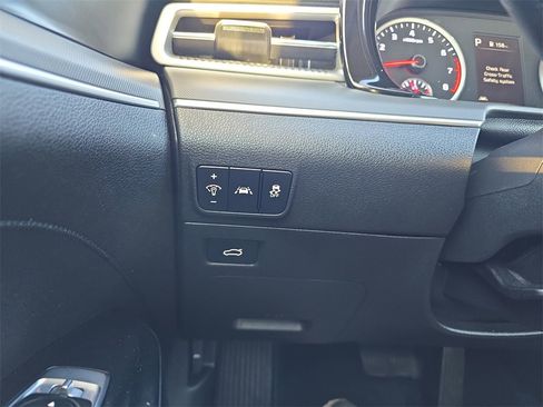 Used 2023 Kia K5 LXS image 25