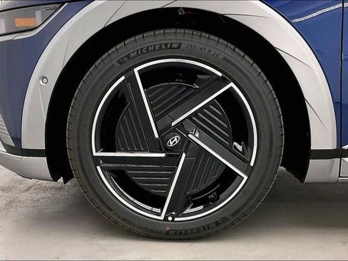 New 2026 Hyundai Ioniq 5 Limited image 15