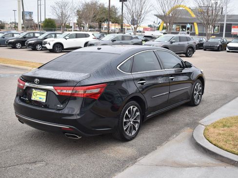 Used 2016 Toyota Avalon Limited image 9