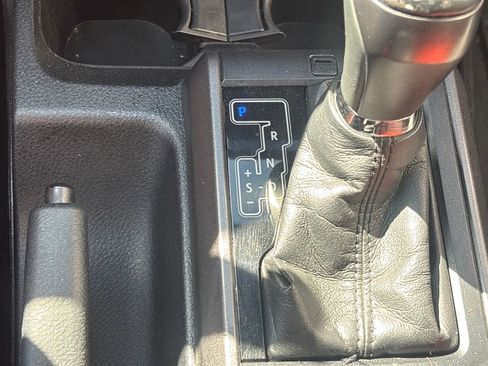 Used 2020 Toyota Tacoma TRD Off-Road w/ Technology Package image 13