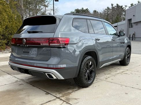 New 2026 Volkswagen Atlas Peak Edition image 11