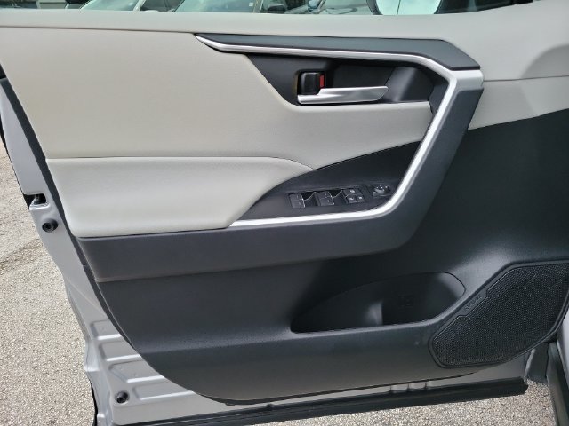 Used 2024 Toyota RAV4 XLE AWD/4WD image 10