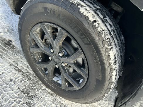 Used 2025 Jeep Grand Cherokee Altitude image 26