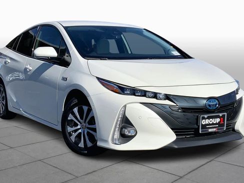 Used 2020 Toyota Prius Prime Limited image 2