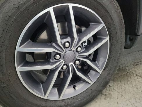 Used 2019 Jeep Grand Cherokee Limited image 31