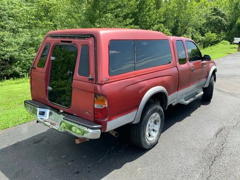 Used 2000 Toyota Tacoma PreRunner w/ Value Pkg RWD image 11