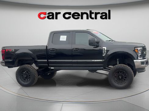 Used 2017 Ford F350 Lariat w/ FX4 Off-Road Package AWD/4WD image 6