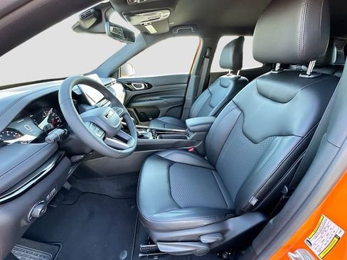 New 2026 Jeep Compass Latitude image 14