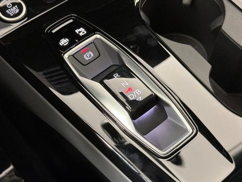 Used 2025 Audi A6 e-tron Premium w/ Ultra Package RWD image 21
