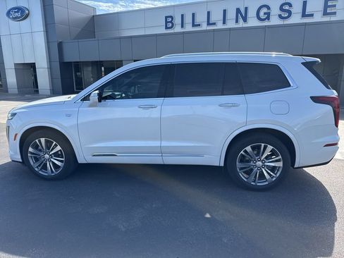 Used 2024 Cadillac XT6 Premium Luxury FWD image 2