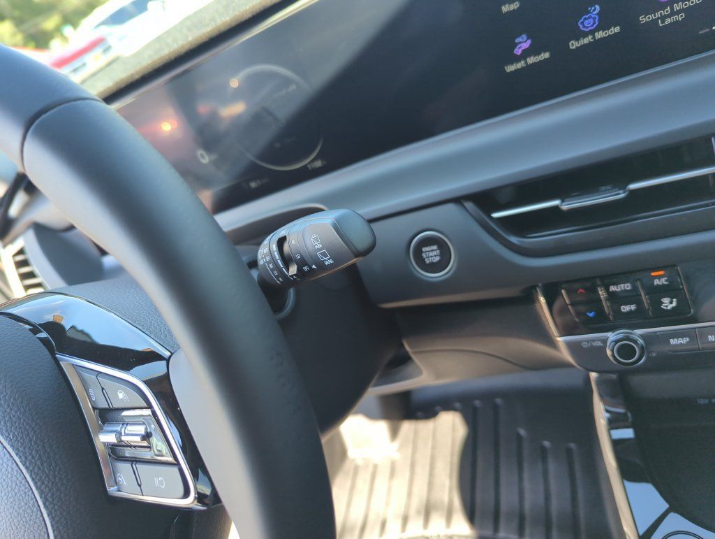 Used 2026 Kia Seltos EX FWD image 24