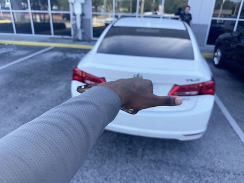 Used 2019 Acura TLX image 4