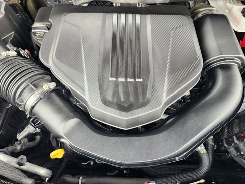 Used 2024 Chevrolet Traverse RS FWD image 32