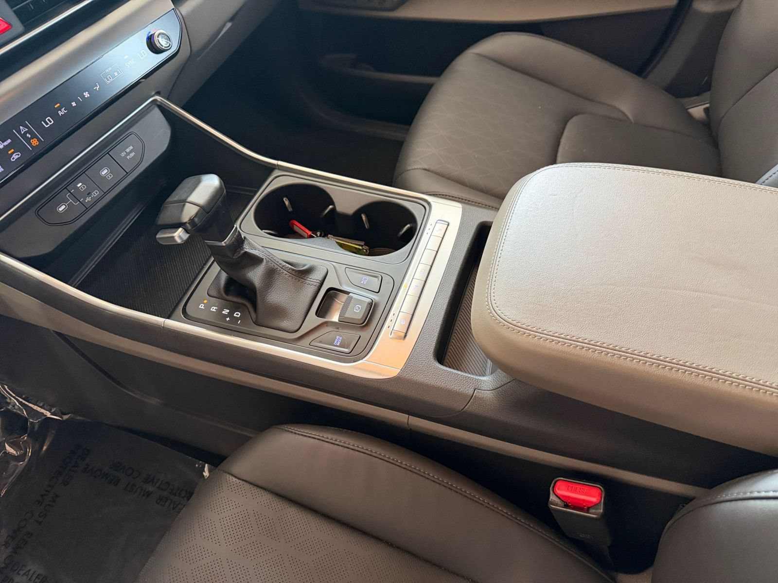 Used 2026 Kia Carnival FWD image 39