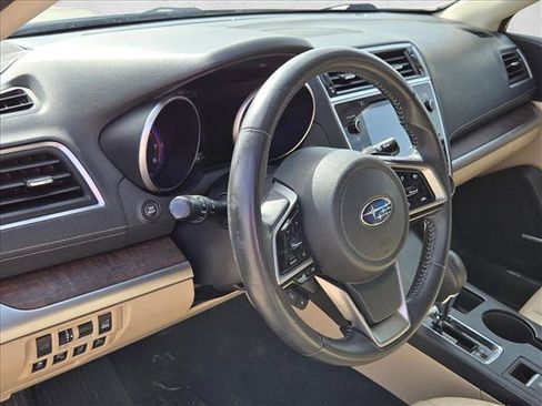 Used 2018 Subaru Outback 2.5i Limited AWD/4WD image 12