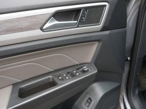 Certified 2023 Volkswagen Atlas Cross Sport SE w/ Panoramic Sunroof Package AWD/4WD image 16