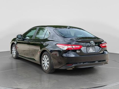 Used 2020 Toyota Camry LE FWD image 6
