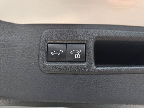 Used 2021 Toyota Venza Limited AWD/4WD image 29