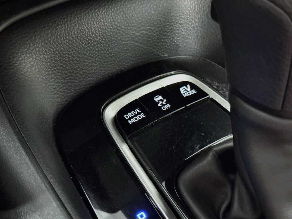 Used 2013 Toyota Corolla LE FWD image 29