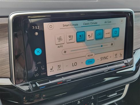 New 2026 Volkswagen Atlas SEL image 9