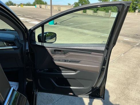Used 2018 Honda Odyssey Touring image 36