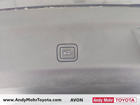 Used 2024 GMC Yukon SLT image 31